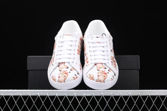 Gui Sneaker, alternate view