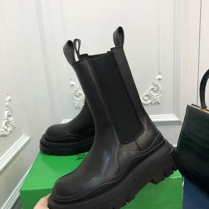 Bv Boots, alternate view