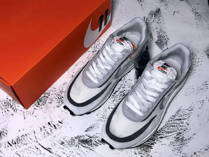 Nike Ld Waffle Sacai Summit White Bv0073-100, alternate view