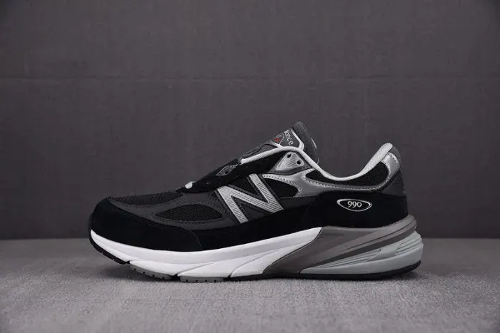 New Balance Sneaker