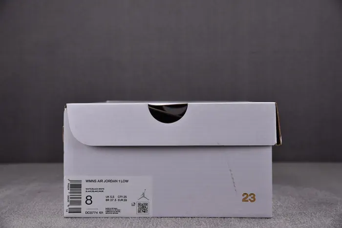 Air Jordan 1 Low "Panda" Dc0774-101, alternate view