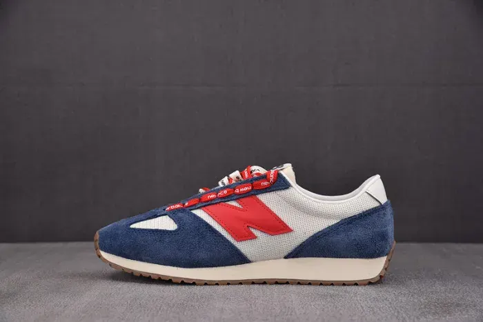 New Balance Sneaker