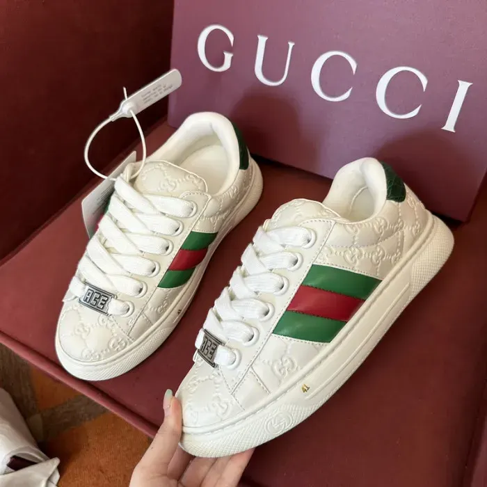 Gui Sneaker