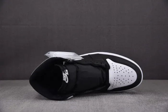 Air Jordan 1 High Og “Reverse Panda” Dz5485-010, alternate view