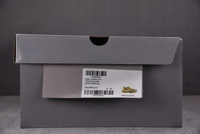 Balenciaga Sneaker, alternate view