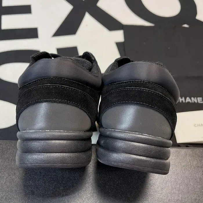 Cn Sneaker, alternate view