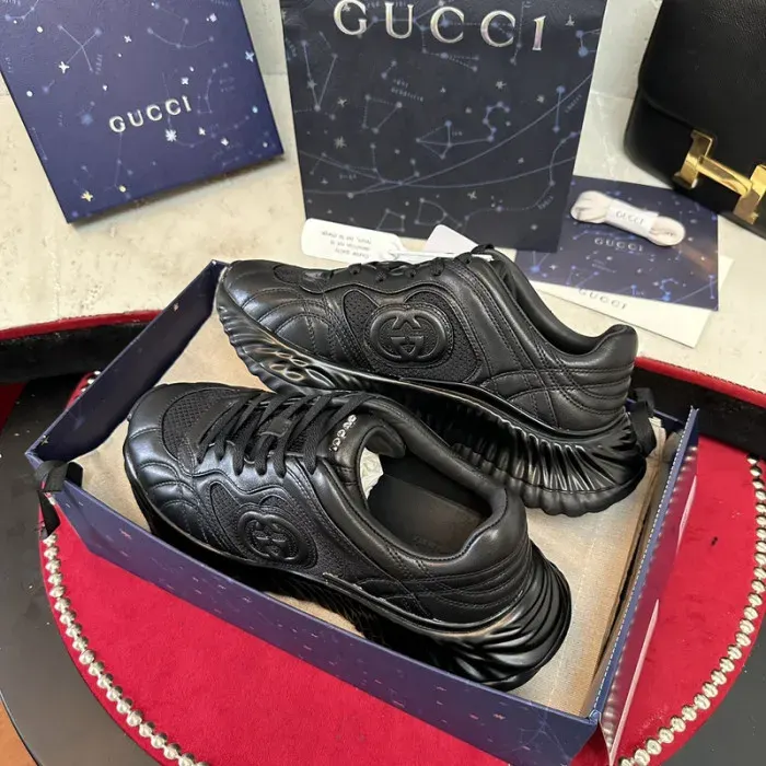 Gui Sneaker, alternate view
