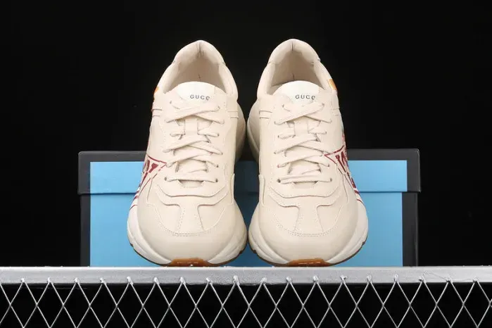 Gui Sneaker, alternate view
