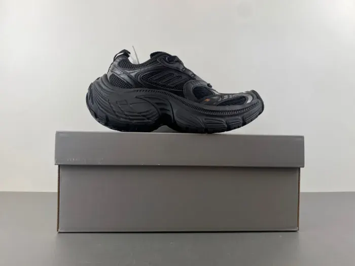 Balenciaga Sneaker, alternate view