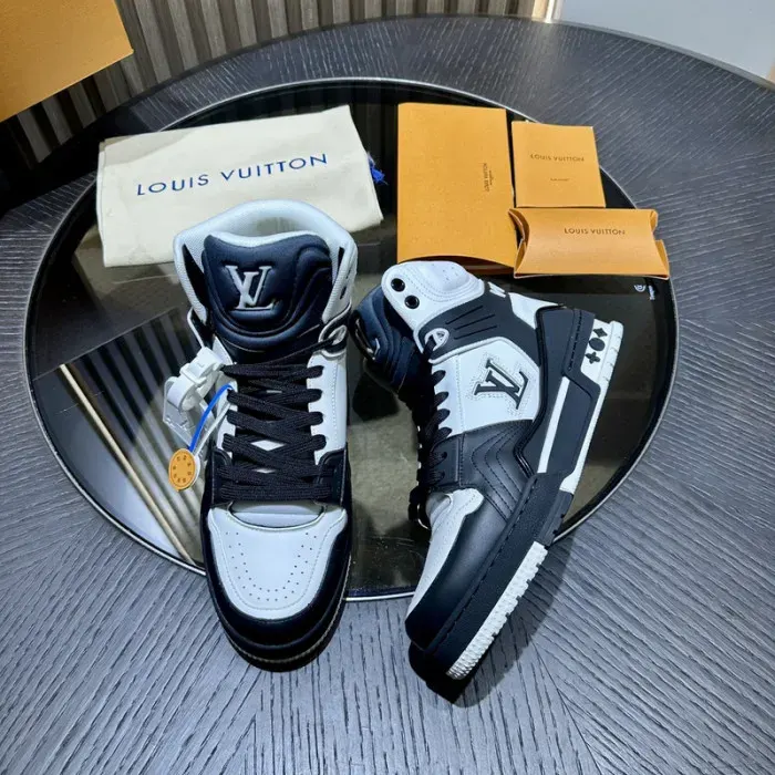 Louis Vuitton Sneaker