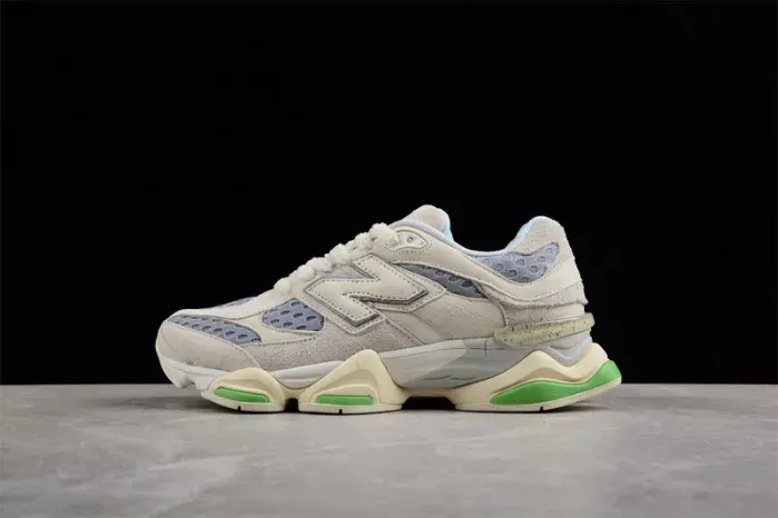 New Balance Sneaker