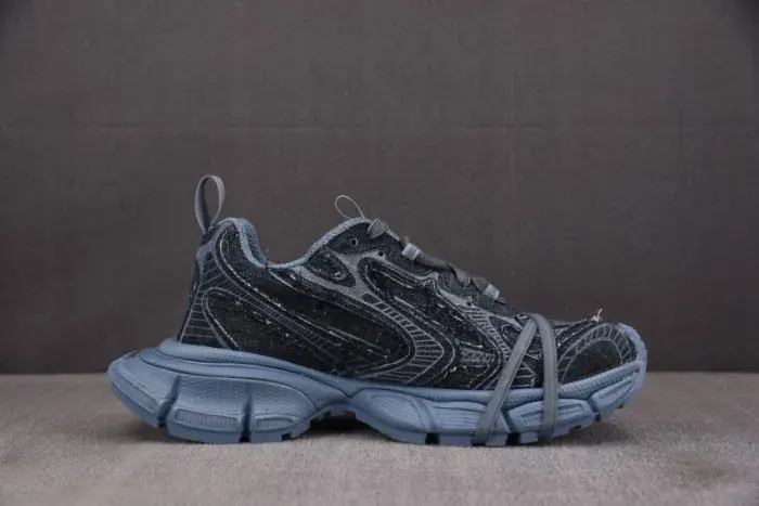 Balenciaga Sneaker, alternate view