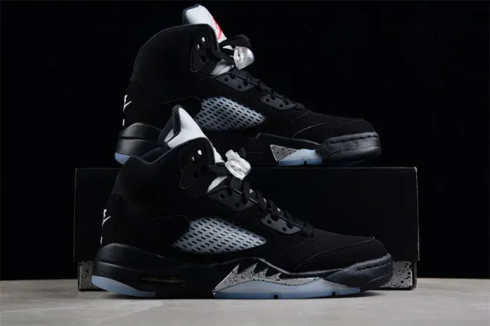 Air Jordan 5 Black Metallic (2016) 845035-003, alternate view