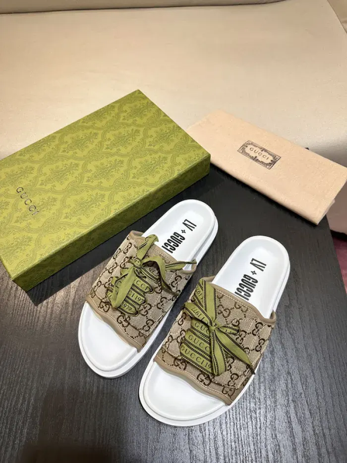 Gui Sandal, alternate view