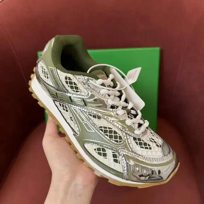 Bv Sneaker, alternate view