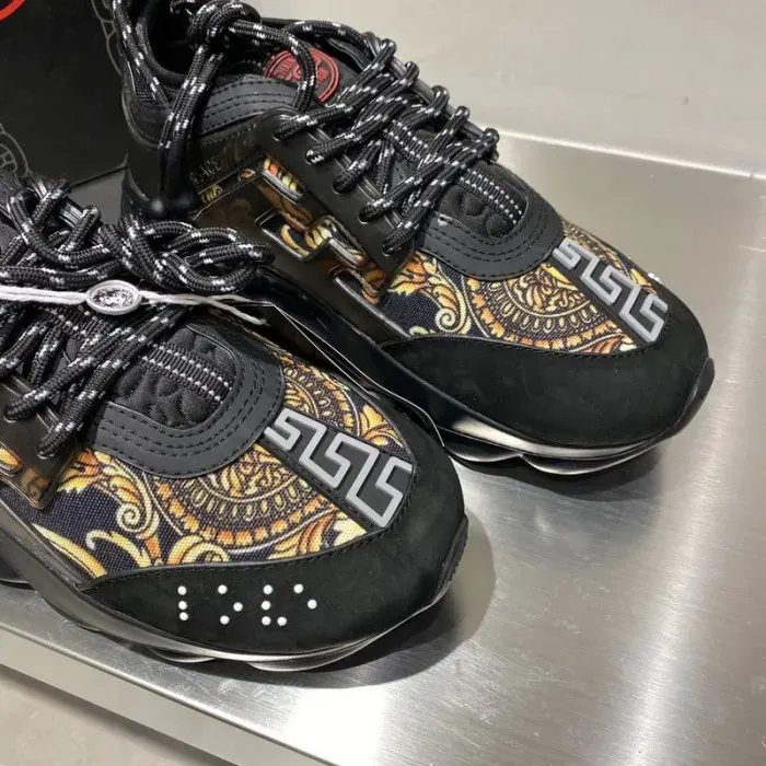 Vse Sneaker, alternate view