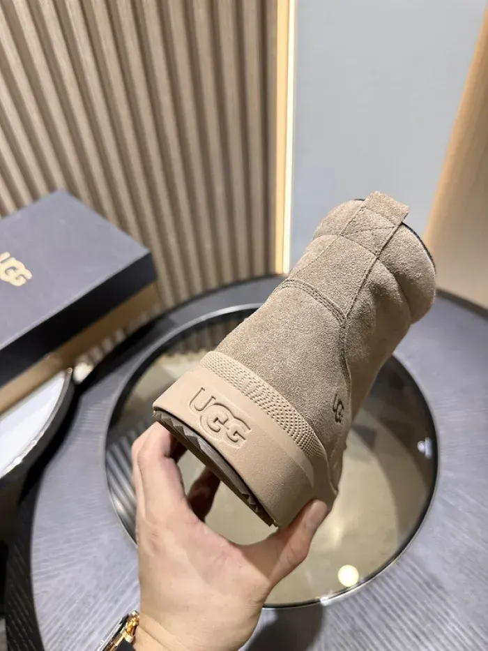 U&G Boot, alternate view