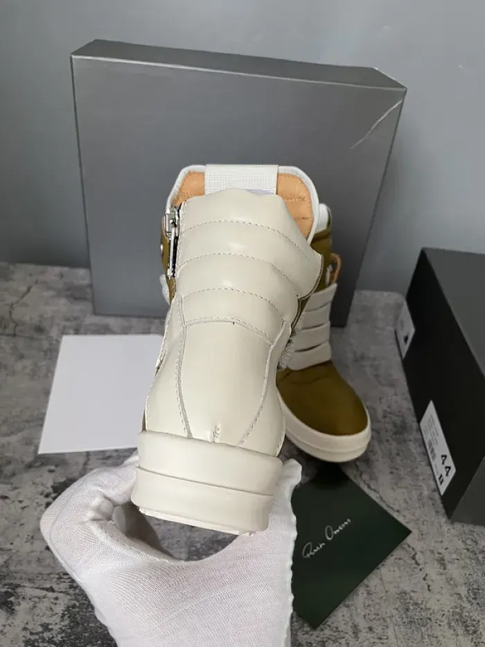 Rick Owens, alternate view
