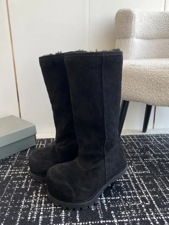 Balenciaga Boots(Heel)