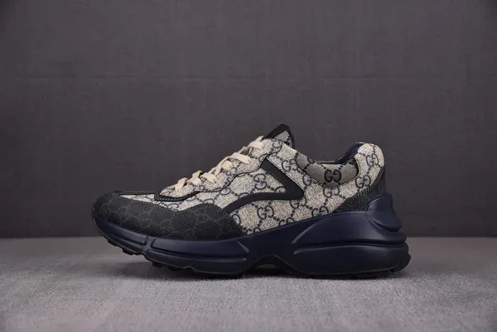 Gui Sneaker
