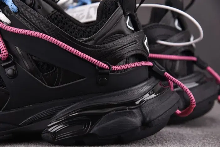 Balenciaga Sneaker, alternate view