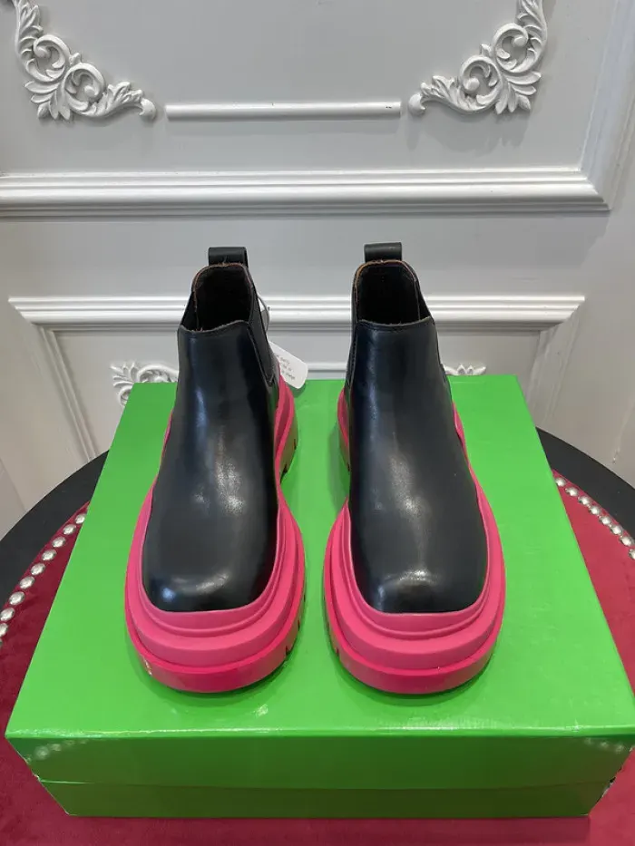 Bv Boots, alternate view