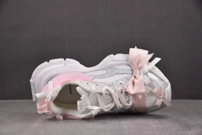 Balenciaga Sneaker, alternate view