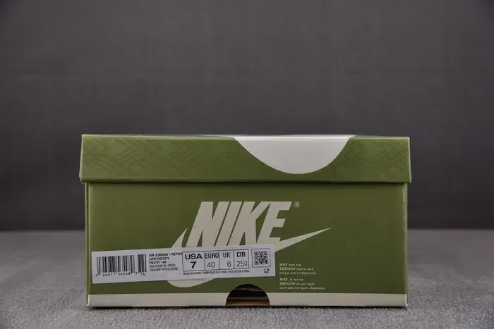 Air Jordan 1 Low Og Year Of The Dragon Fn3727-100, alternate view