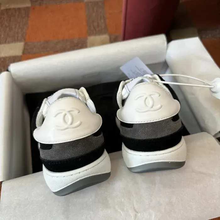 Cn Sneaker, alternate view