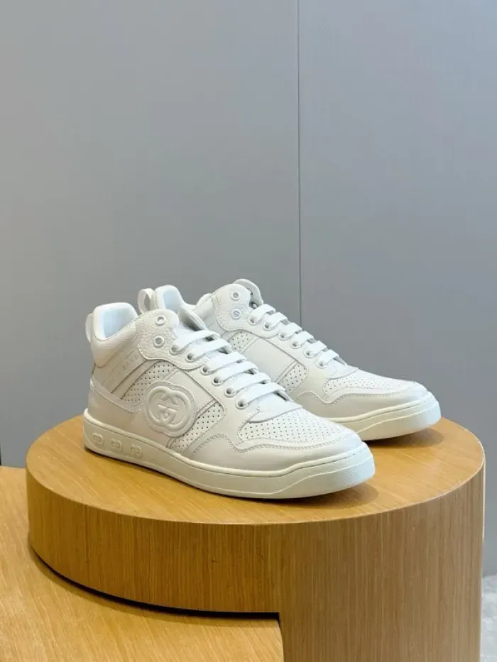 Gui Sneaker, alternate view