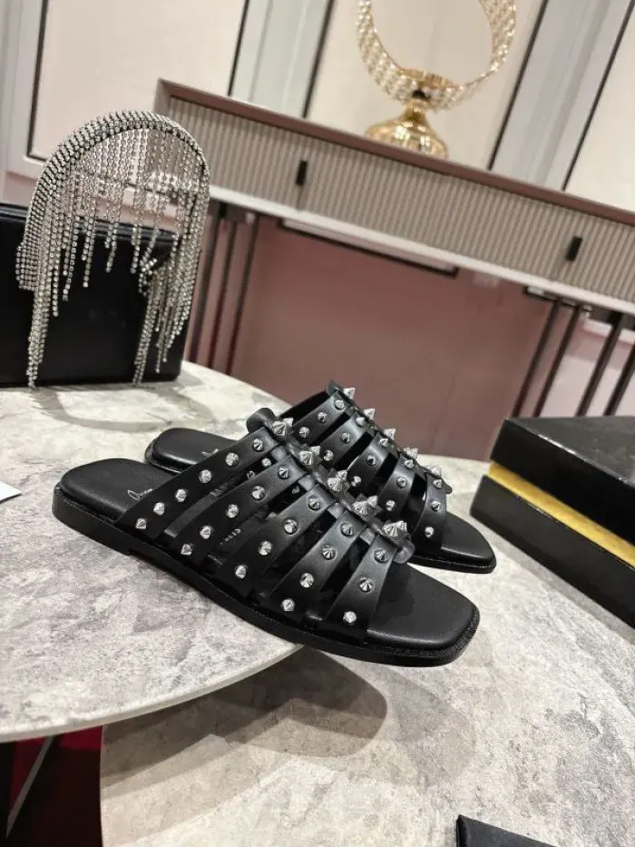 Cl Sandal