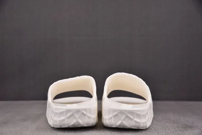 Gui Sandal, alternate view