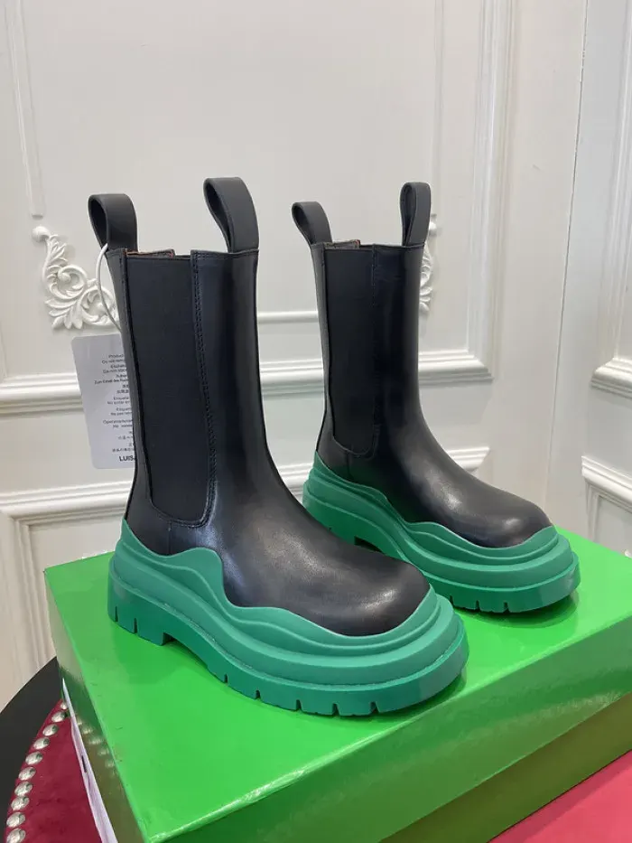 Bv Boots, alternate view
