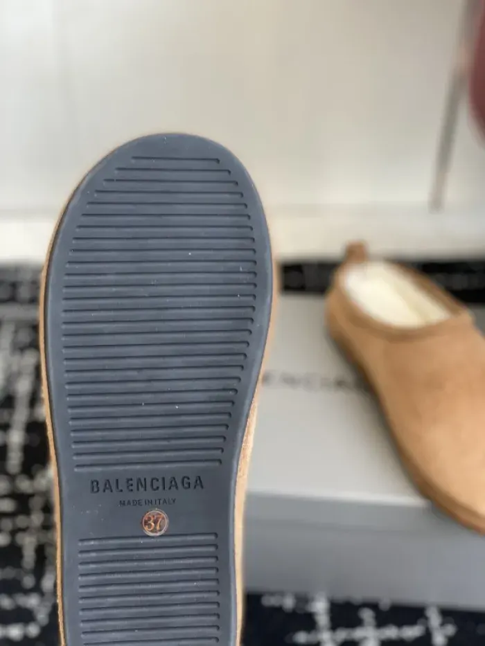 Bl Sandal, alternate view