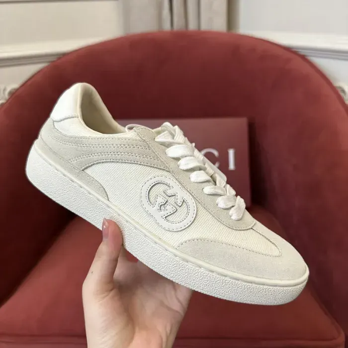 Gui Sneaker, alternate view