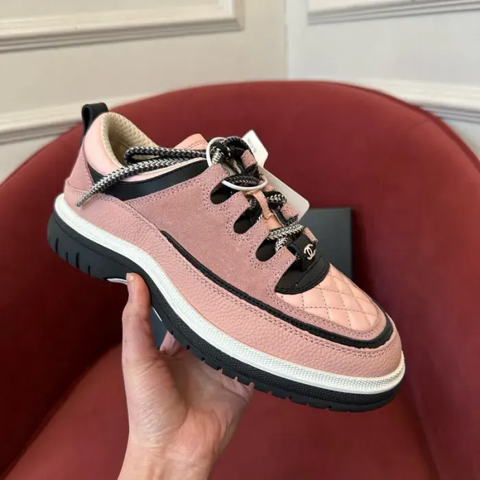 Cn Sneaker, alternate view