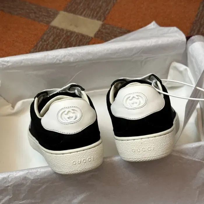 Gui Sneaker, alternate view
