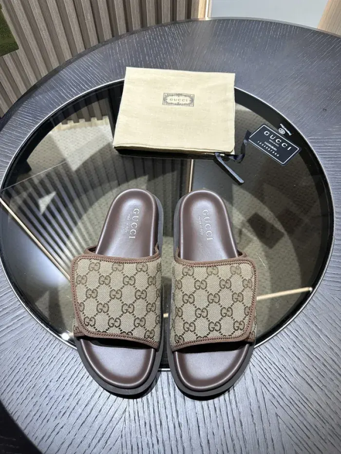 Gui Sandal
