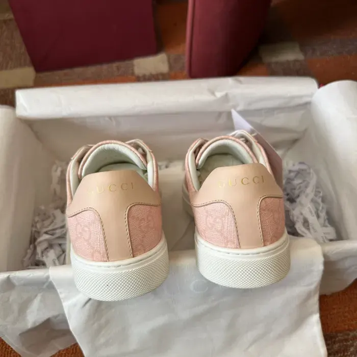 Gui Sneaker, alternate view