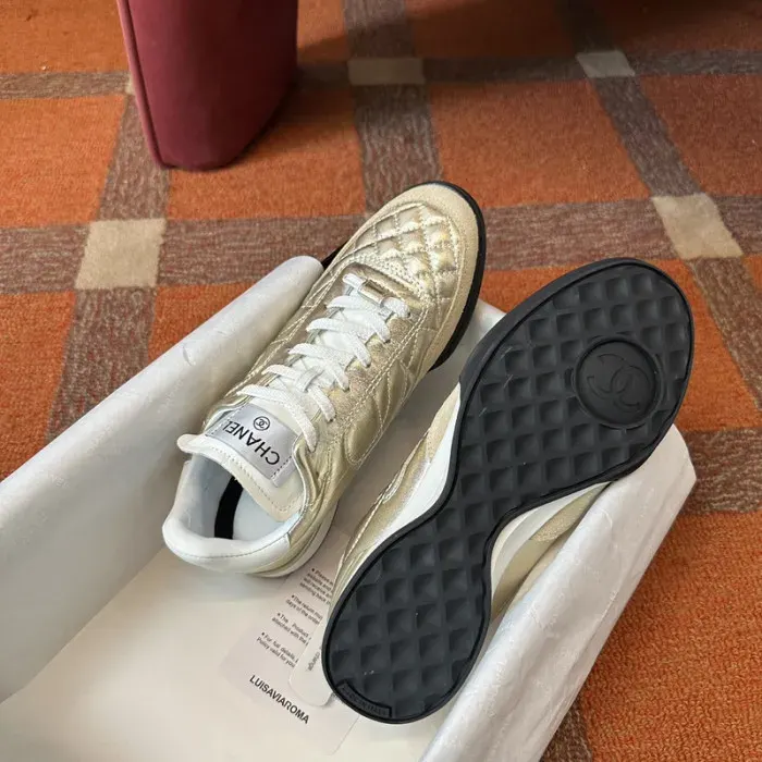 Cn Sneaker, alternate view