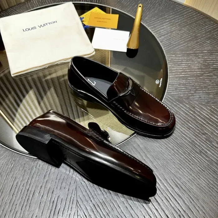 Louis Vuitton Sneaker, alternate view