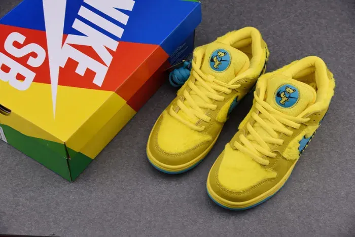 Grateful Dead X Dunk Low Sb 'Yellow Bear' - Nike - Cj5378-700, alternate view