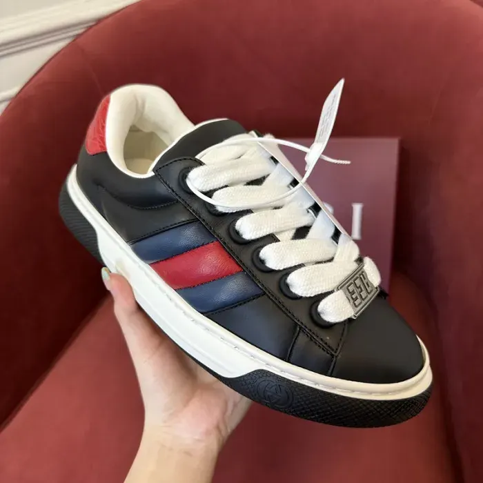 Gui Sneaker, alternate view