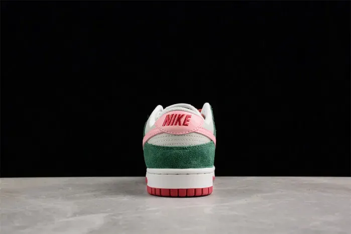 Nike Dunk Low Se All Petals United Fir Green (Women’s) Fn8923-061, alternate view