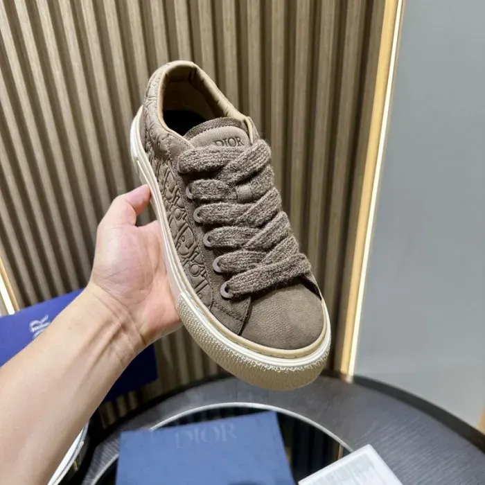 Dior Sneaker, alternate view