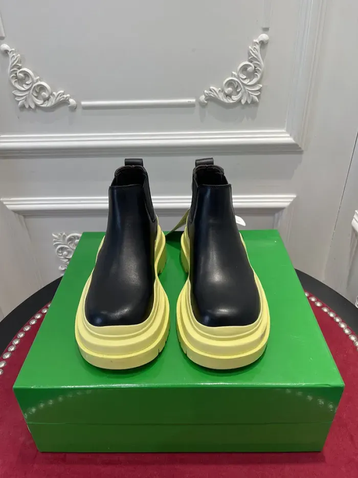 Bv Boots, alternate view