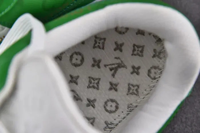 Nike Air Force 1, alternate view