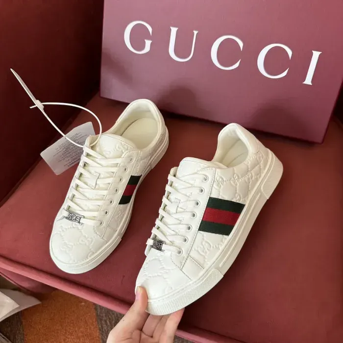 Gui Sneaker