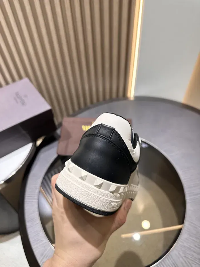 Valent1N0 Sneaker, alternate view