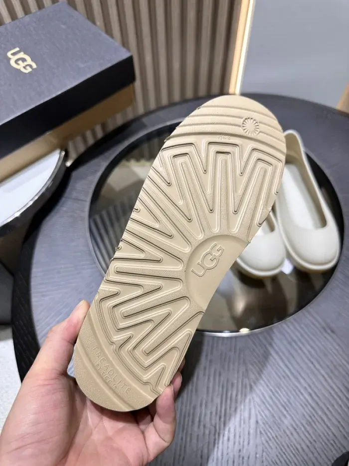 U&G Boot, alternate view